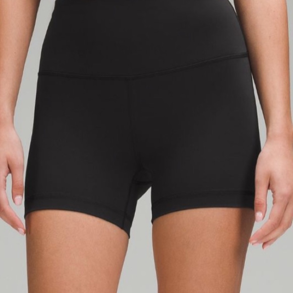 Wunder Train 4” High Rise Short size 10 black